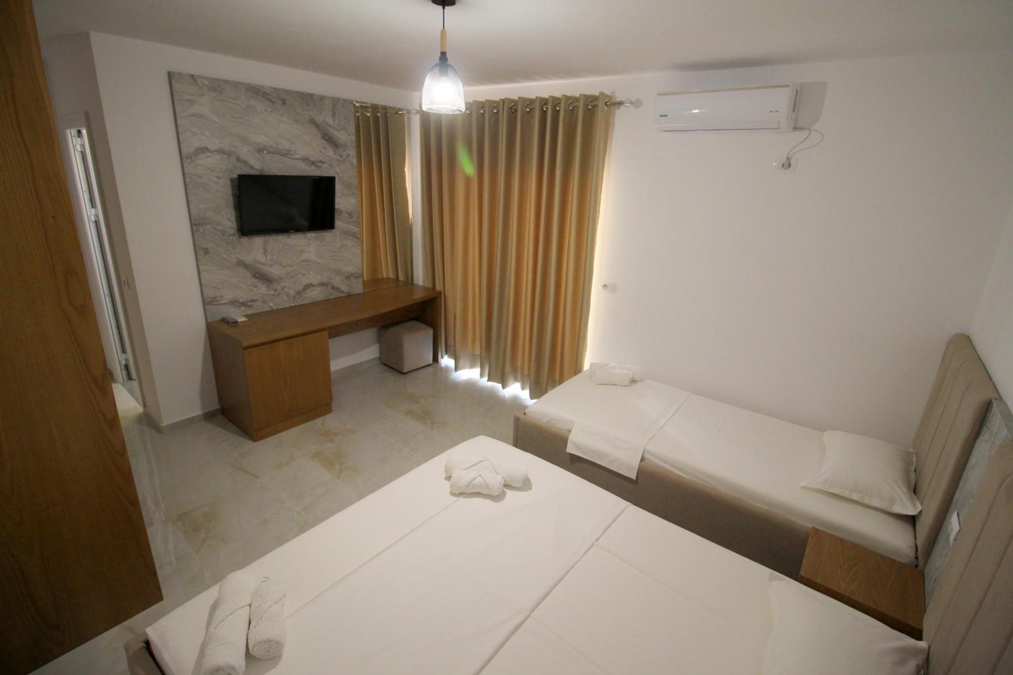 Hotel Four Islands クサミル エクステリア 写真