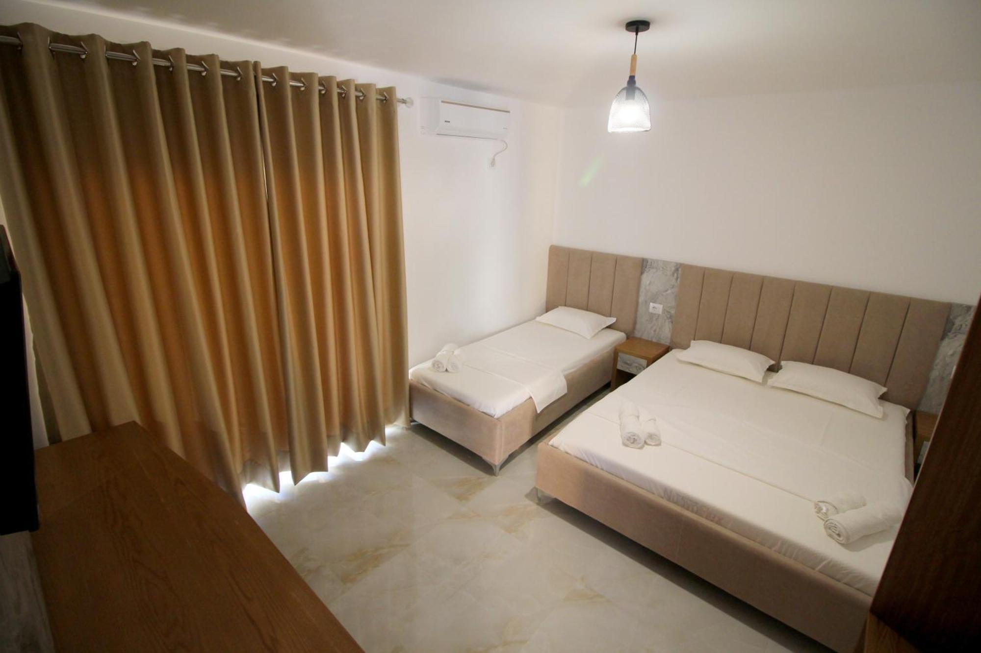 Hotel Four Islands クサミル エクステリア 写真