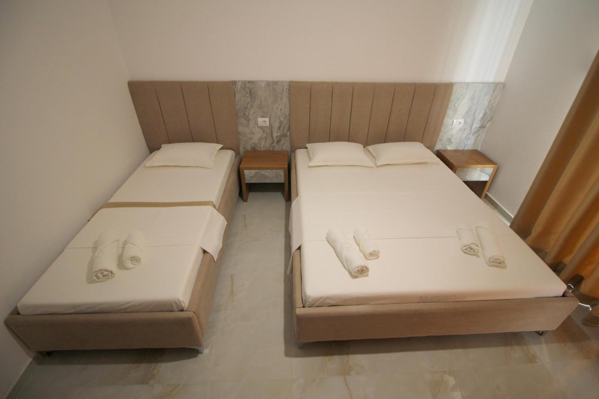 Hotel Four Islands クサミル エクステリア 写真